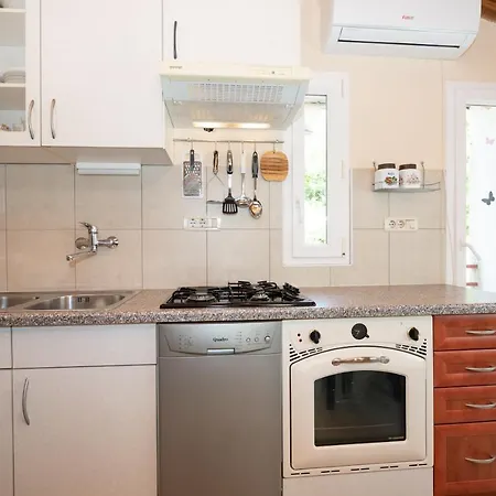 Idyllic House For Two Holiday home *